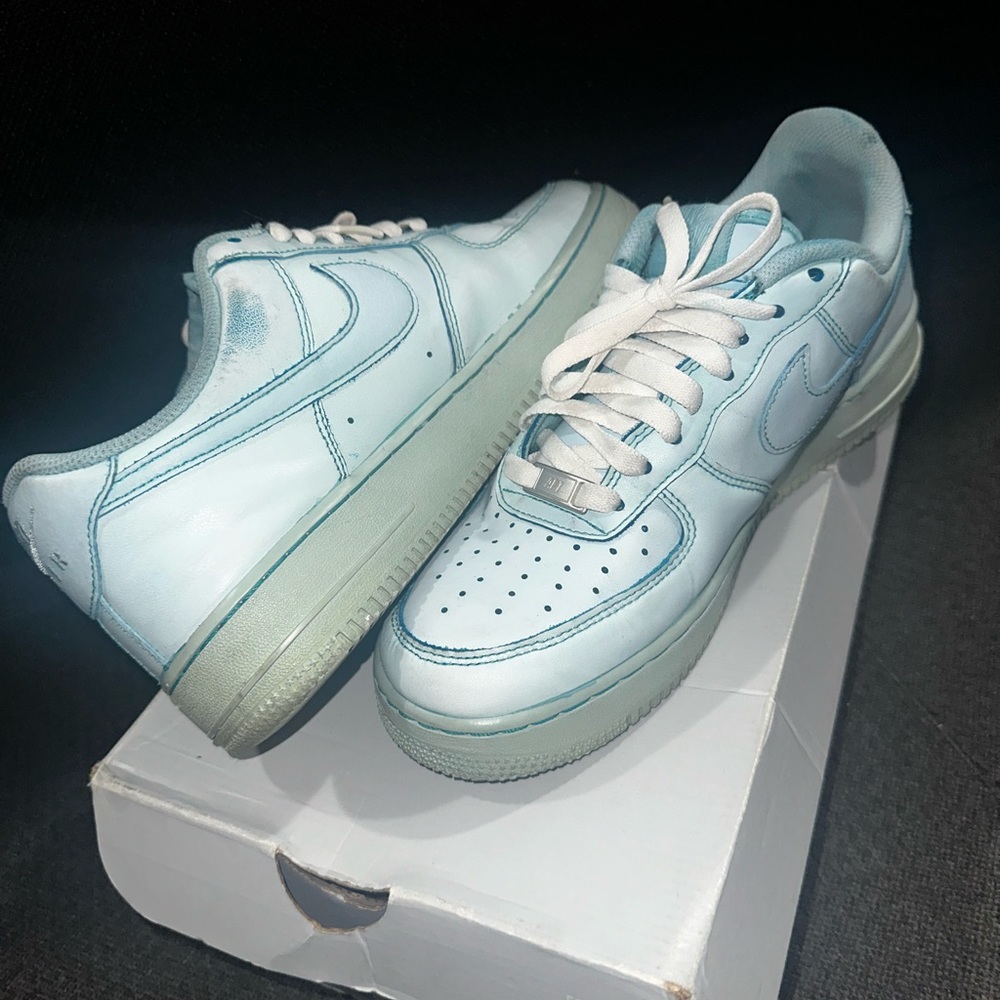 Custom dyed AF1
Size 8.5
With box 
Taking offers!